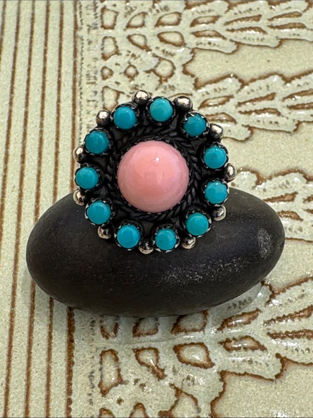 Pink Queen Conch Center with Turquoise Halo Statement Ring - Size 8.25 - Picture 9 of 9